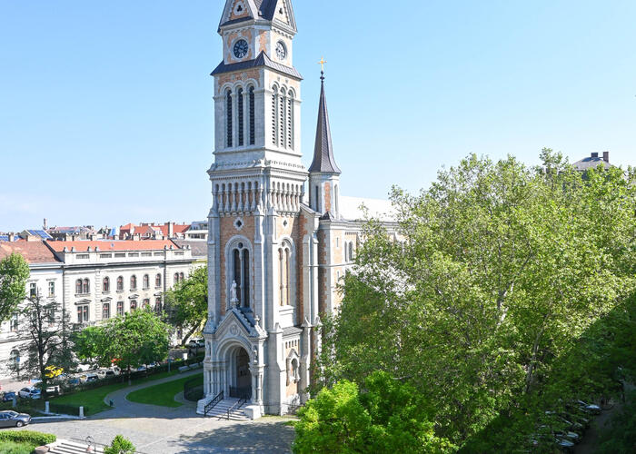 Bakáts Center