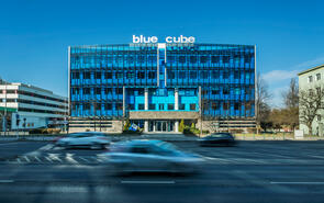  1104 m2 Iroda - Blue Cube